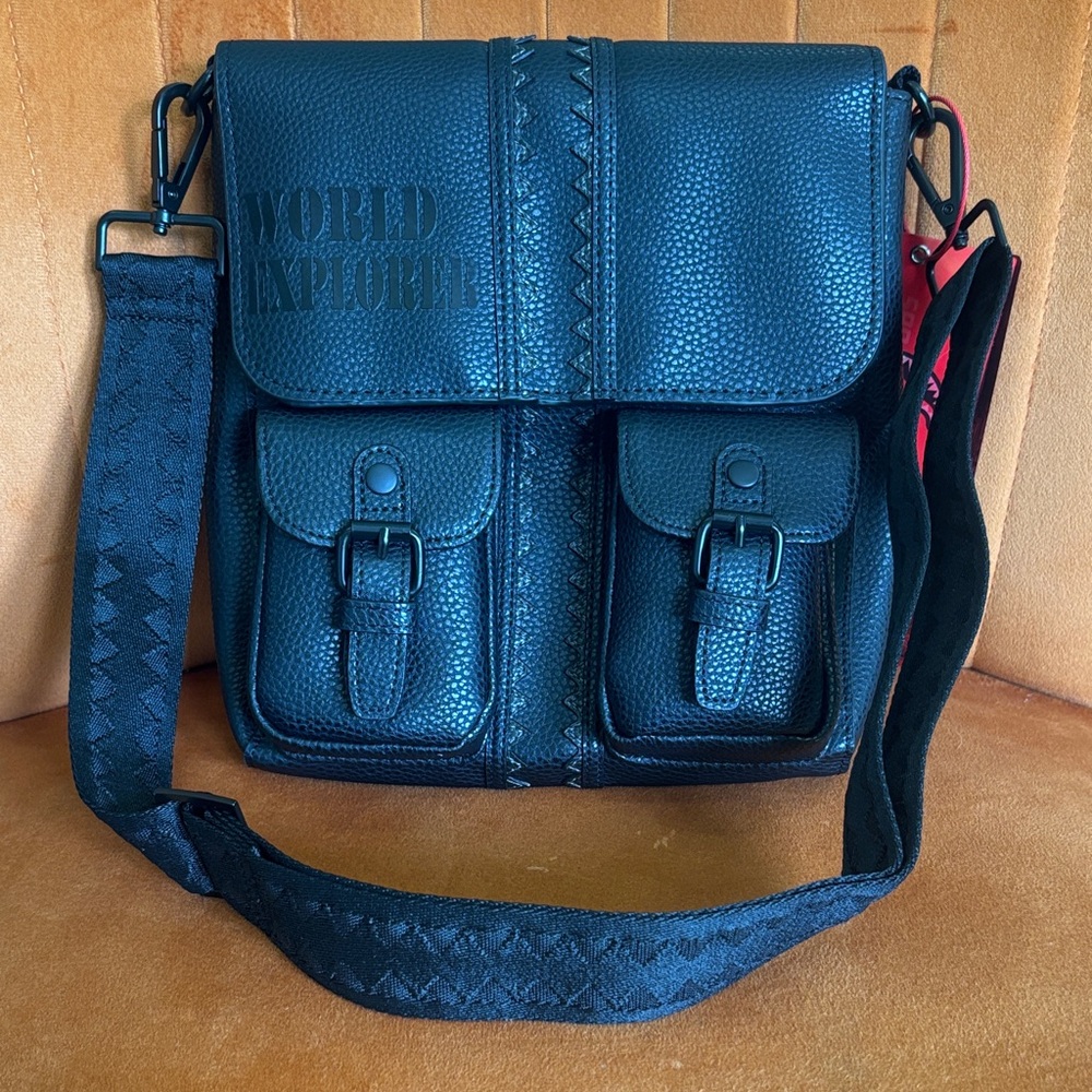 NWT SOLDOUT SPRAYGROUND WORLD EXPLORER ENTREPRENEUR MESSENGER BAG
